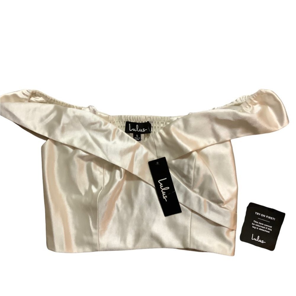 Lulus Crop Top NWT Cream Satin Off Shoulder Elastic Back Side Zip Women Sz Small
